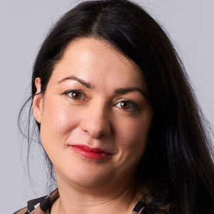 Anna Vernon headshot