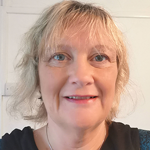 Catherine Evans headshot