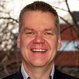 Craig Ridge headshot