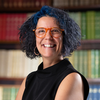 Headshot of Dr Miriam Frith