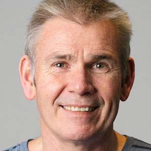 Noel Davis headshot