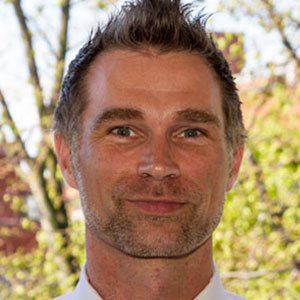 Simon Rust headshot