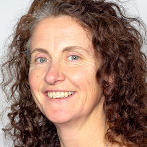 Tamsin Burland headshot